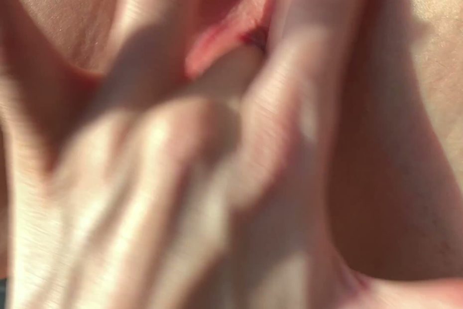 Watch Lady In The Streets (elliejames) - Close Up Fingering full movie - Lady In The Streets (elliejames) - 4K