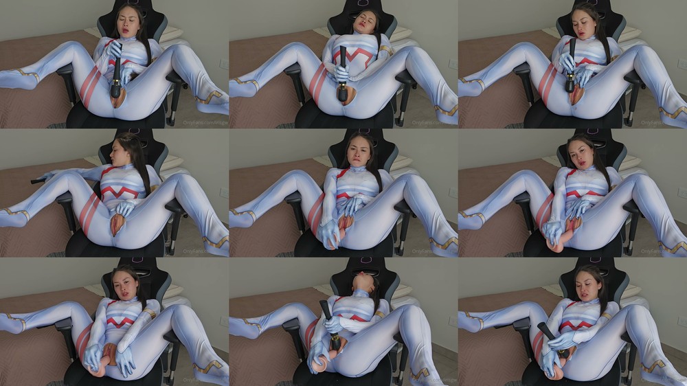 Scene screenshots from irisgw - Dildo Fucking (OnlyFans)