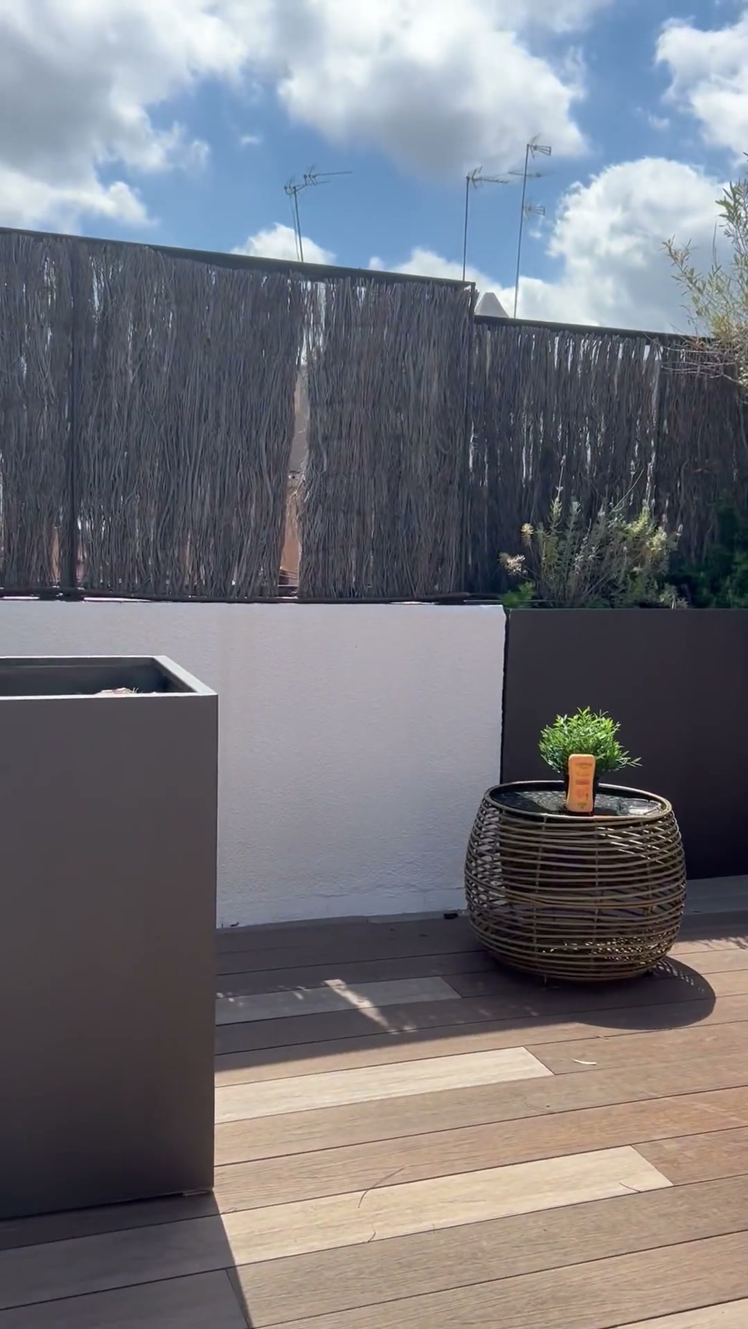 Play Brady Bud (bradybud) - My Busty Asian Wife Fucks Me On The Terrace While The Neighbor Watches