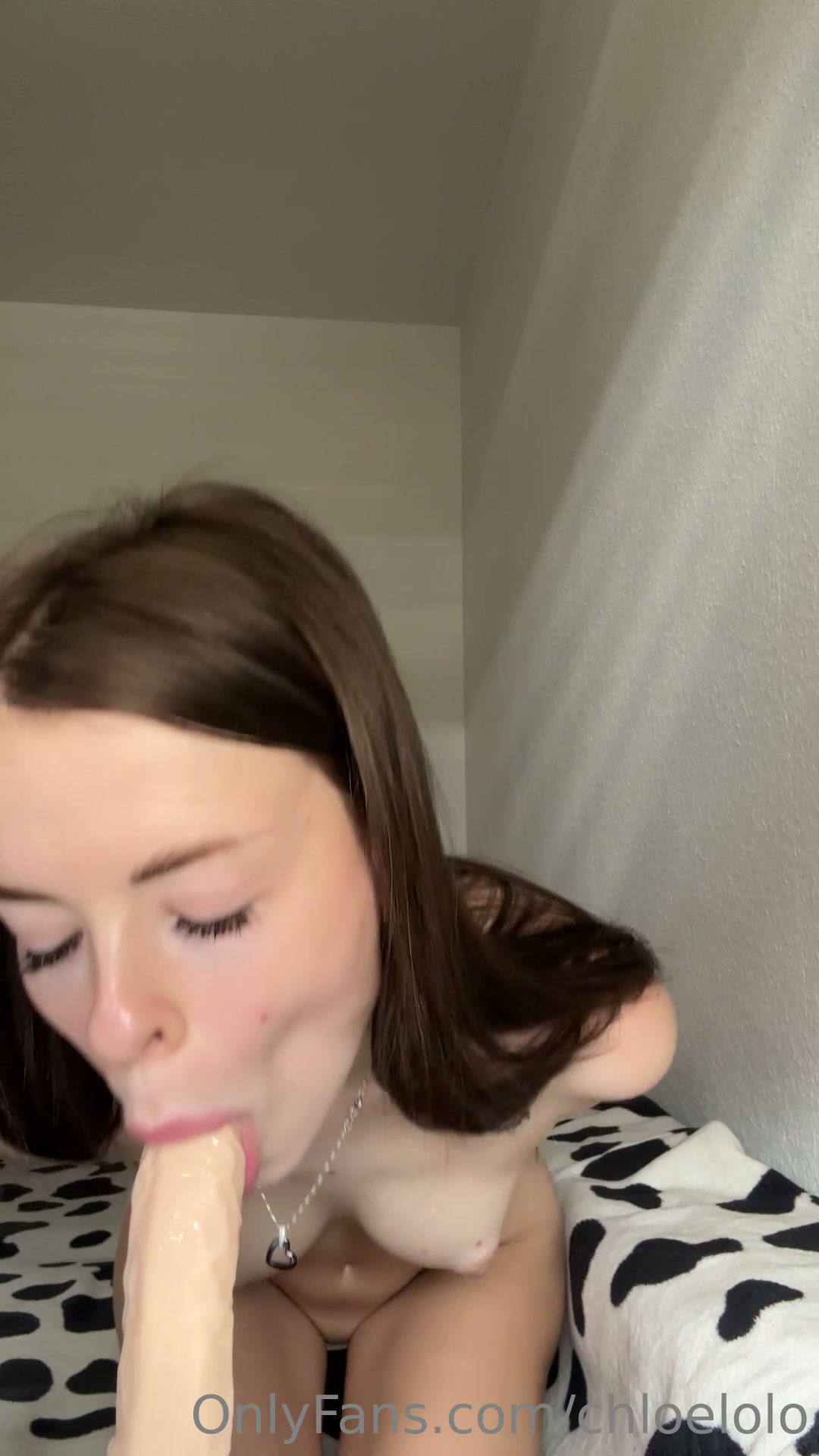 Play chloecuttie (chloelolo) - Dildo Blowjob