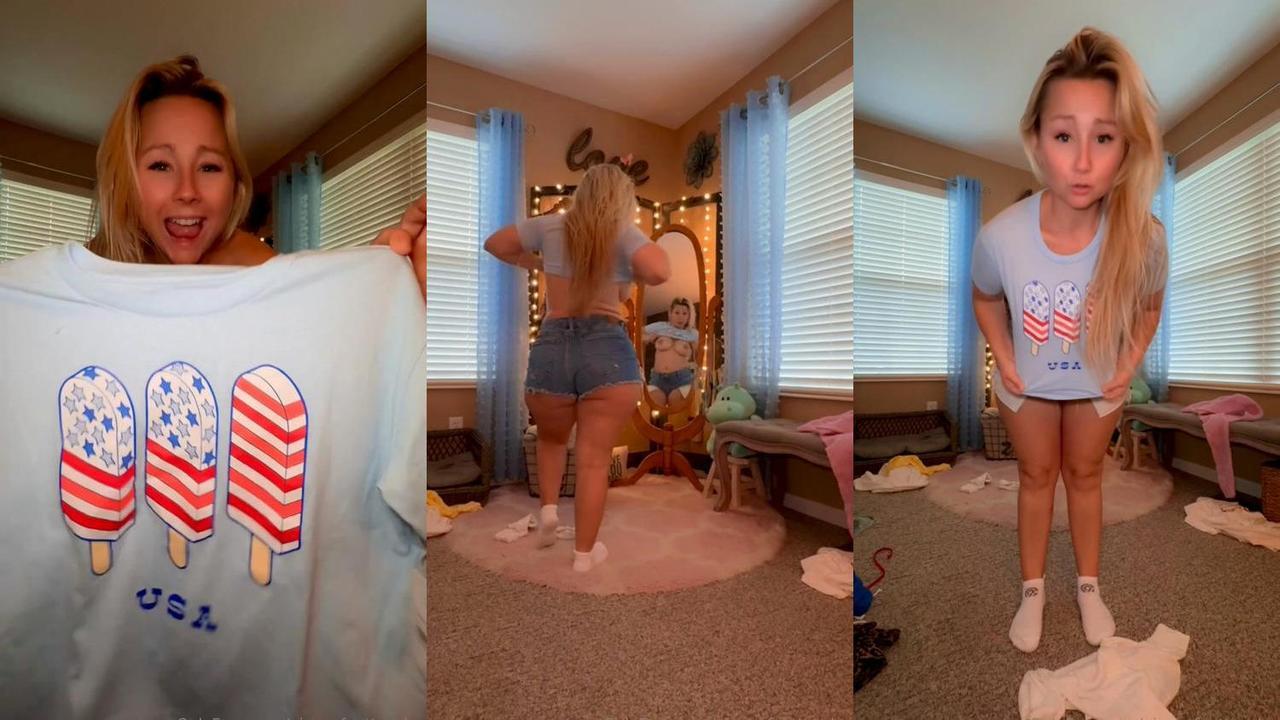 Play Sexypattycake - Topless In The Mirror PPV
