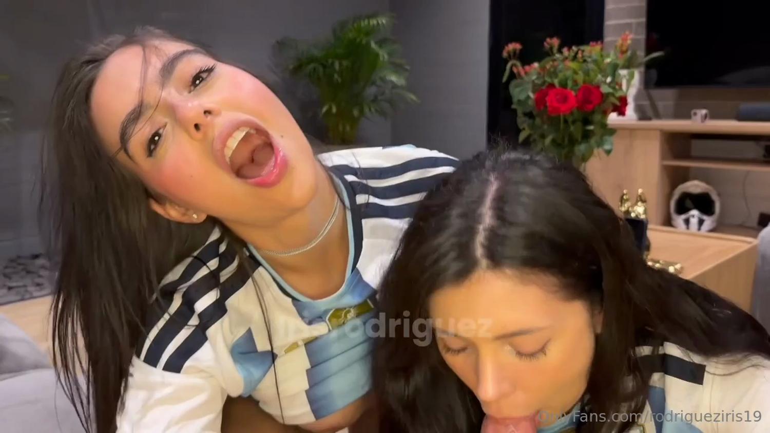 Play Sara Calixto (saracalixto, mariewana, Petitemarie, Coralinne), Iris Rodriguz - Blowjob